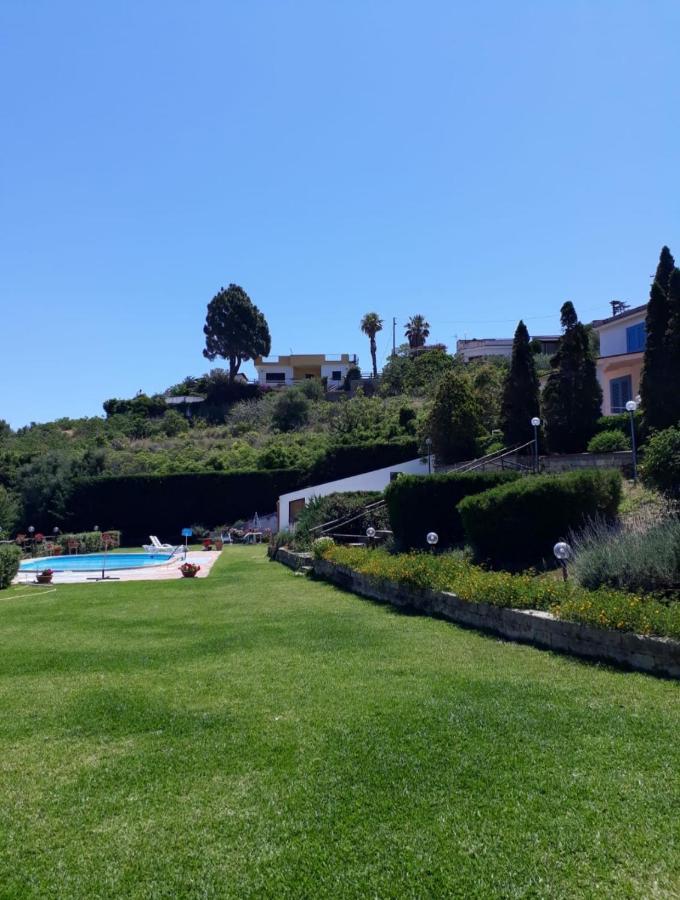 Case Vacanze Con Piscina Altavilla Milicia Exterior foto